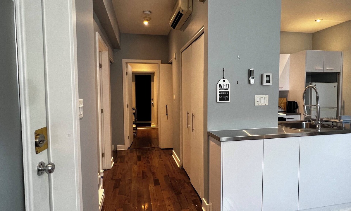 De Lorimier コンドミニアム | 1 Bedroom Apartment at Le Plateau-Mont-Royal. 10 mins to the Downtown Area.