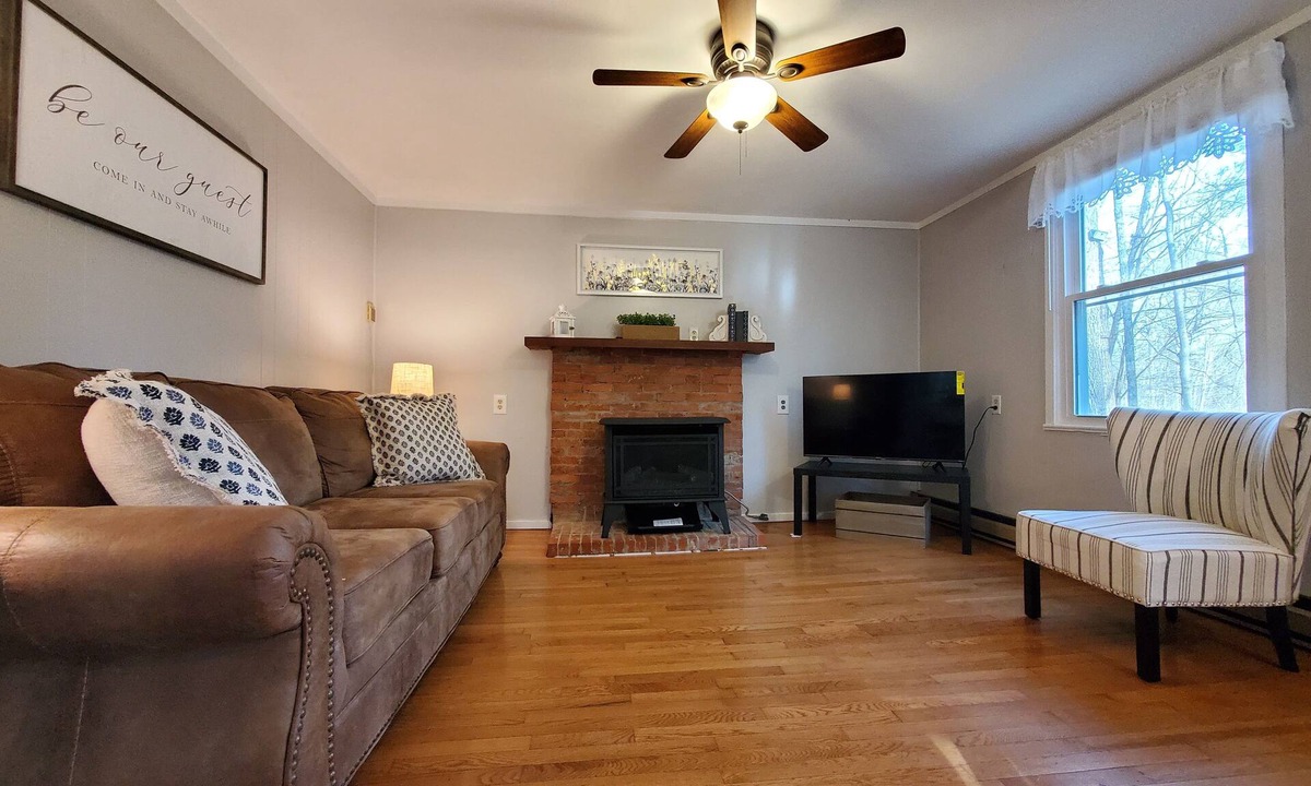 Newland コテージ | Blue Ridge Mountain Cottage~1 minute from Parkway!