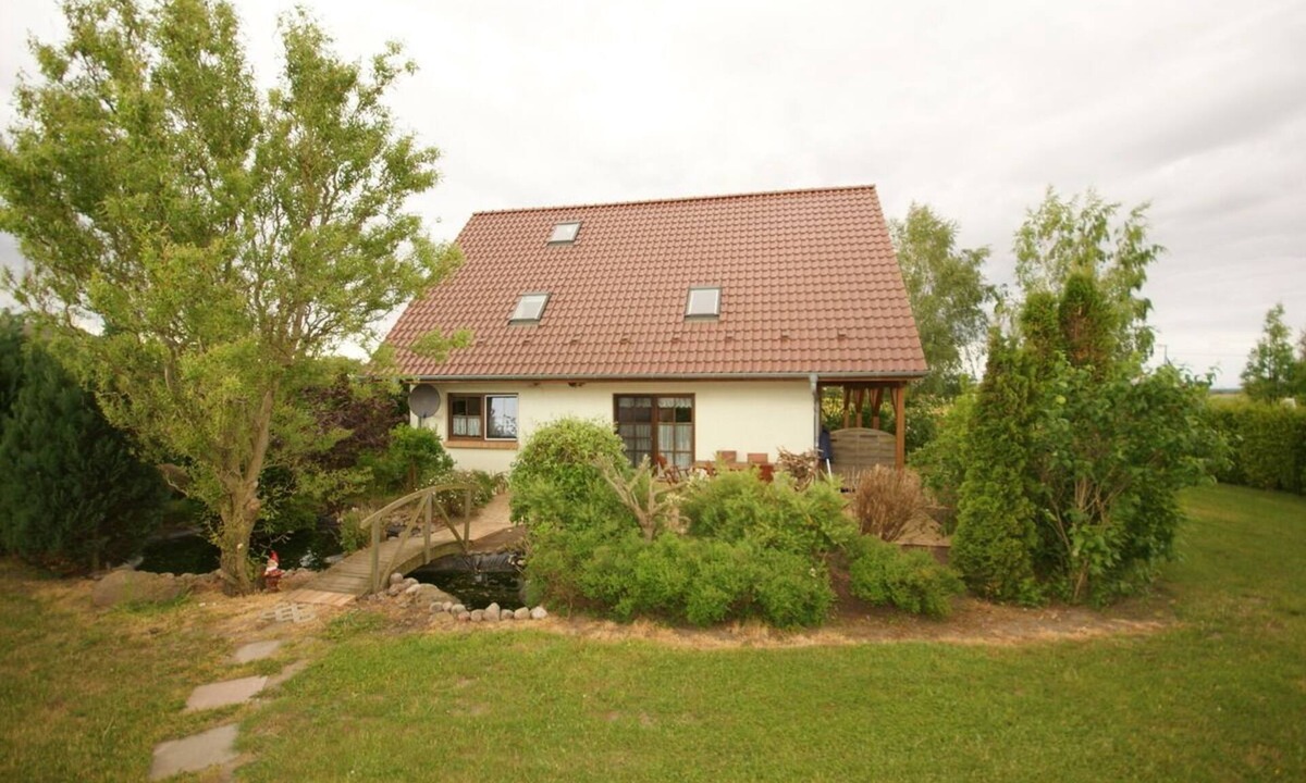 Warthe アパートメント | Comfortable apartment with balcony, lake view & family-friendly furnishings