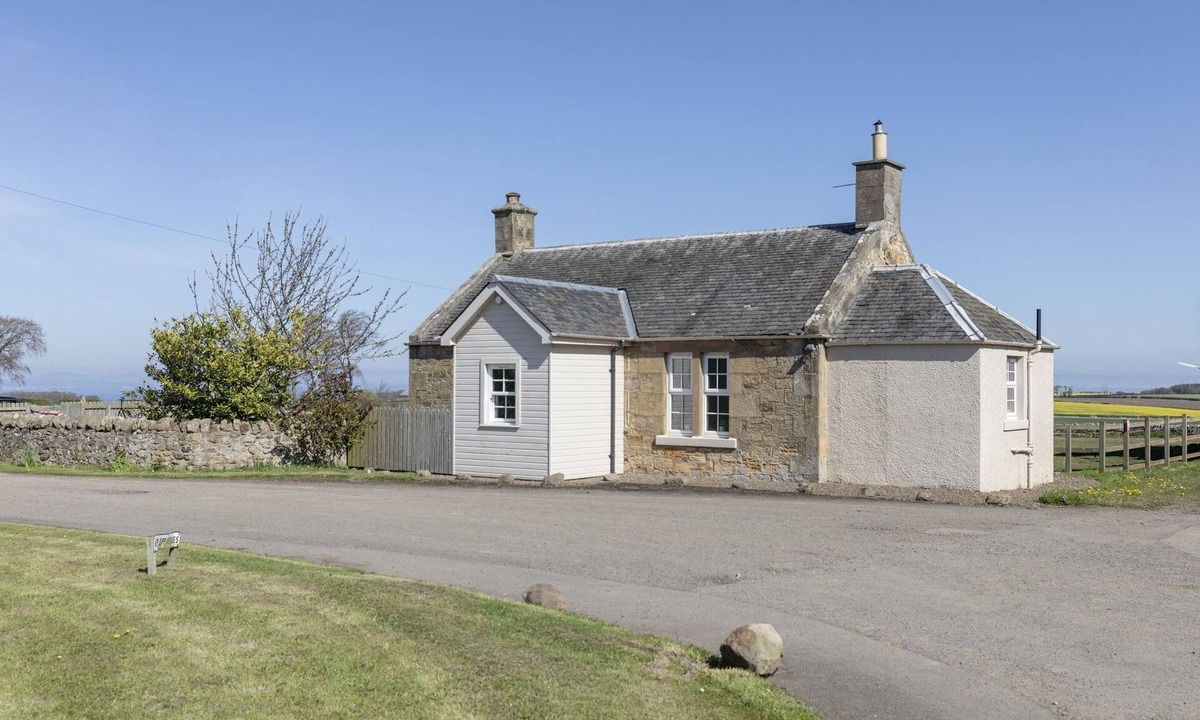 Dalkeith コテージ | FORDEL COTTAGE - charming cottage - perfect for exploring country, coast & city