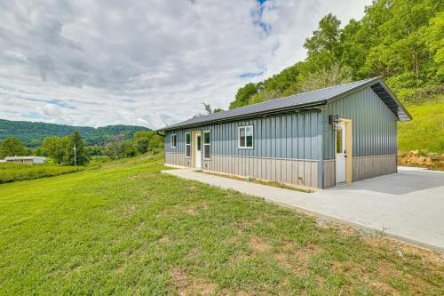 Viola 一軒家 | Hike, Fish & Relax: Kickapoo River Cabin!