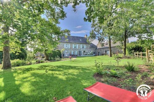 Bazouges-la-Perouse ベッド・アンド・ブレックファスト | Le Jardin de Quercus B&B