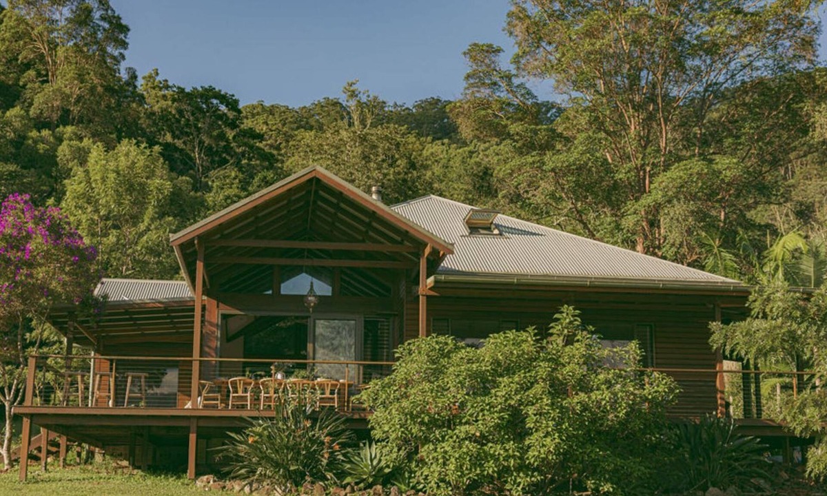 Main Arm 一軒家 | Nest - Nestled on 35 acres of undulating landscape surrounded by 200 acres of national forest