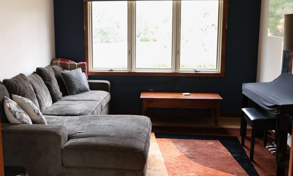 Appleton 一軒家 | Riverfront home