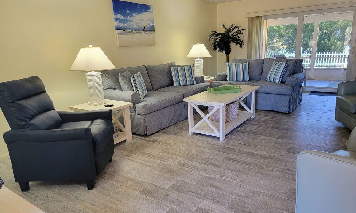 St. Augustine Beach ヴィラ | ビーチスタイル！ ビーチからすぐ！プール、テニス、2BR / 2BAヴィラ、清潔、WIFI、レビュー