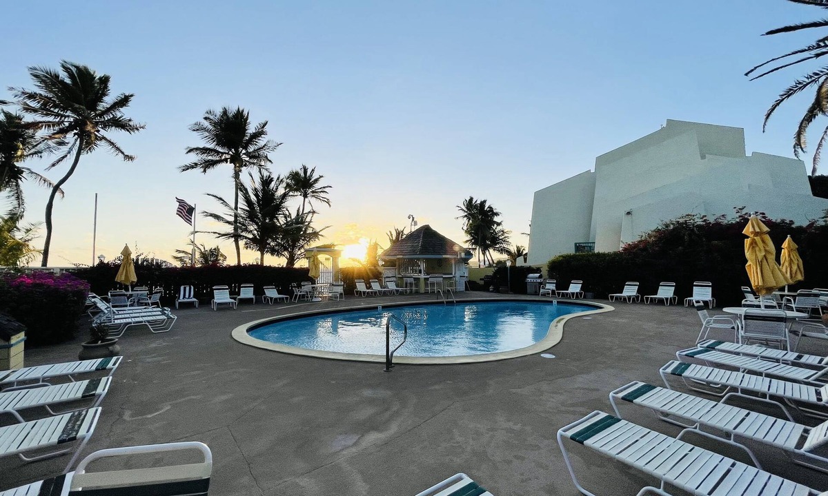 Estate Golden Rock コンドミニアム | Sunshine Suite 2BR/2BA Pool Ocean Front Gated Property Outdoor Gallery