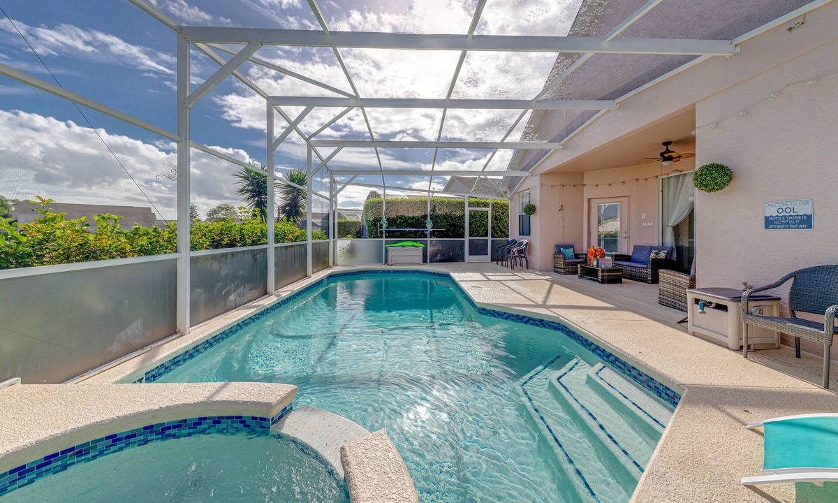 Davenport 一軒家 | Sweet Sunshine Retreat near Disney. 4 king beds. Free heated pool.