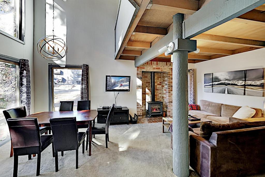 Truckee 一軒家 | Tahoe Donner Golf Club Condo