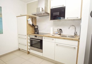 Beachfront vacation rental with a terrace, access to the pool and sauna - Rex Rugia H-1010 -