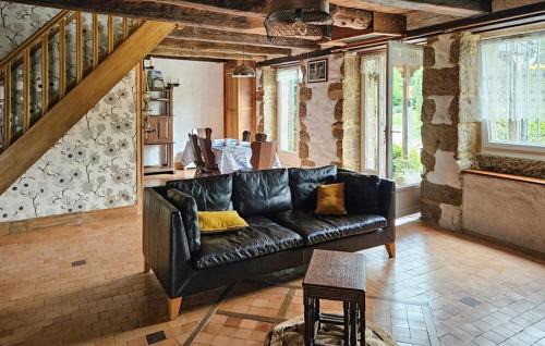 Noyal-Sous-Bazouges 一軒家 | 2 Bedroom Gorgeous Home In Noyal-Sous-Bazouges