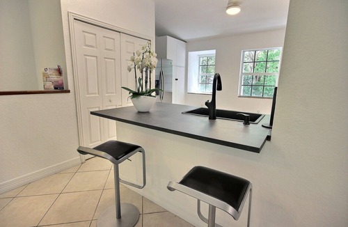 Rock Harbor 一軒家 | 812 Mariners Club - 4 bedroom townhome with comfortable open living area
