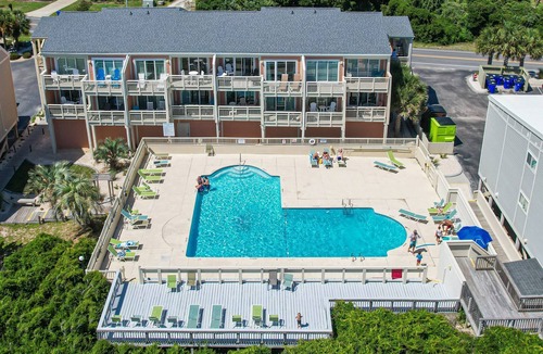 Caswell Beach コンドミニアム | Amazing Ocean Views from Lovely 2 BR Condo w/ Pool at Oak Island Beach Villas.