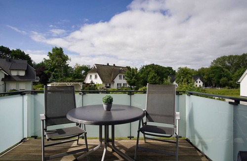 Lobbe アパートメント | Beachfront vacation rental with a balcony, access to the pool and sauna - Rex Rugia H-1010 -
