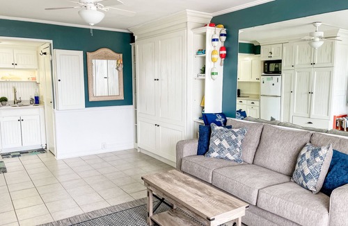 Atlantic Beach アパートメント | NEW LISTING〜ビーチ＆サウンドアクセス付きビューティフルボーグショアーズスタジオコンドミニアム