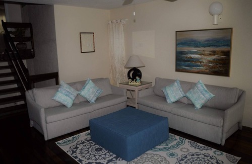 Rendezvous 一軒家 | Beautiful Three Bedroom Beachfront Villa