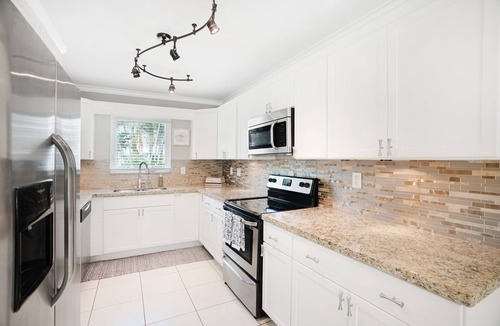 Lake Clarke Shores 一軒家 | Boutique Home with Pool