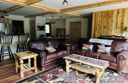 Eagle River コテージ | Brand New 3-bedroom cottage with WiFi and AC in enchanting Downtown Eagle River