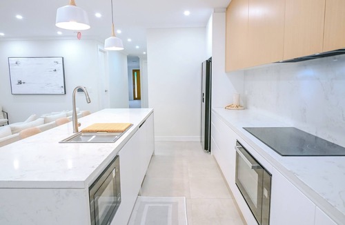 Lurnea ヴィラ | Brand New Built Luxury Home in the heart of Western Sydney with Modern Features