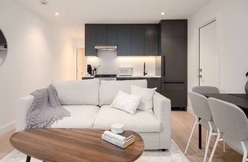 West Vancouver 一軒家 | Brand New Cozy Suite near Collingwood School