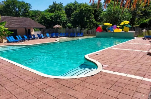 Carennac 一軒家 | Camping l'Eau Vive **** - Cottage Luxury comfort 2 ch - 2 bathrooms 5 people