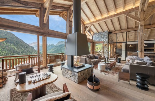Chatel スキーシャレー | CHALET IKARIA - 17人用のユニークなプレステージシャレーです。