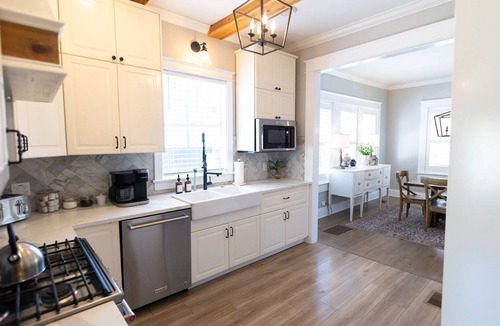 Bayshore Gardens 一軒家 | Charming home in the heart of South Tampa, two blocks from Bayshore with pool