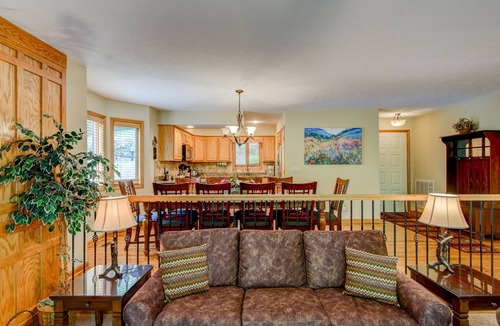 Blowing Rock コンドミニアム | バークシャーズアットチェトラ-3BR / 3BA-チェトーラリゾートプリヴェレゲス-ウォークトゥブローイングロック