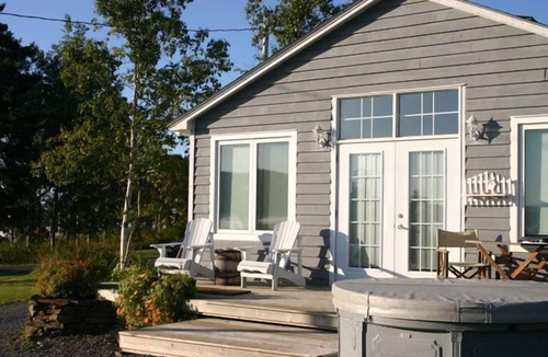 Baddeck コテージ | Coastal Cottage Overlooking Baddeck Bay