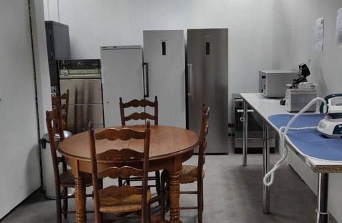 Challes-les-Eaux 一軒家 | Comfortable mobile home with terrace in Challes-les-Eaux