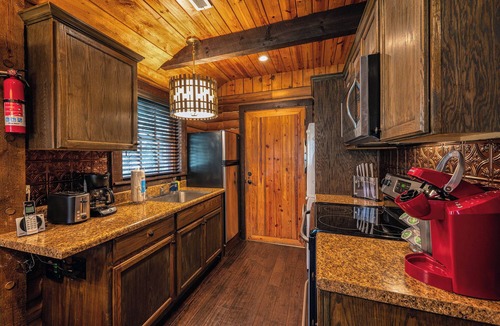 Topton キャビン | Cozy 2BR Lake Cabin – Dock, Hot Tub, Views -Lake Nantahala