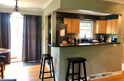 Westwood Place 一軒家 | トレンディなWest AshevilleとRiver Arts Districtに近い居心地の良いアパート！