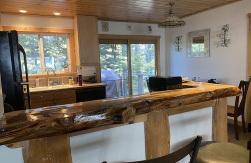 Tahoe Paradise 一軒家 | Cozy, Romantic & Quiet! Off Pioneer Trail! Close to all amenities!