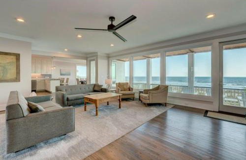 Isle of Palms 一軒家 | 'Dolphin Manor' OCEAN FRONT, PRIVATE POOL, HOT TUB, PUTTING GREEN!