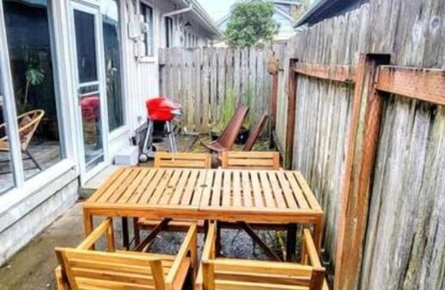 Long Beach 一軒家 | Downtown Designer Duplex close to Beach! Spa Tub, Sunroom, Game Room, EV & more!