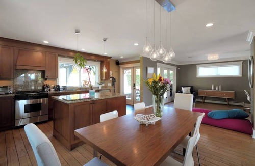 Ambleside 一軒家 | Family Home: Hot Tub/Beach/Ski/Cruise Ship/Stanley Park/Capilano Bridge/Whistler
