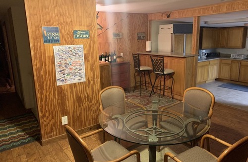 Boothville-Venice 一軒家 | Fishing Camp sleeps 12, fully equipped. Screened in porch. 5 minutes from marina