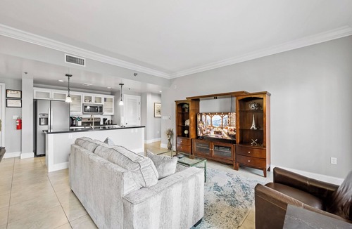 Lake Las Vegas コンドミニアム | Freshly Renovated 2BR/2BA Retreat in Lake Las Vegas – Comfortable & Peaceful Stay
