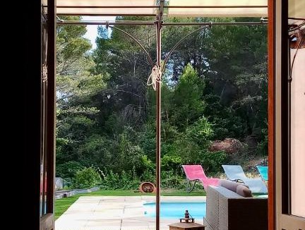 Flayosc 一軒家 | Grande villa avec piscine sous les chênes