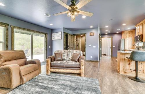 Viola 一軒家 | Hike, Fish & Relax: Kickapoo River Cabin!