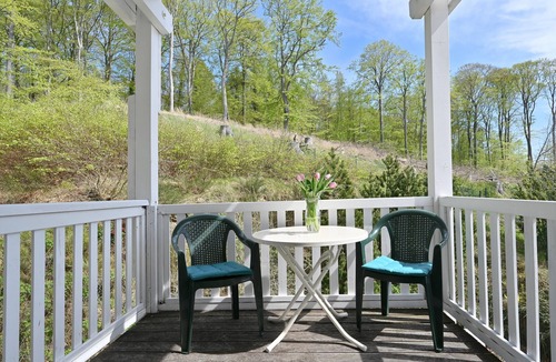 Sellin アパートメント | Holiday Apartment "Villa Celia - 8" near Beach with Balcony & Wi-Fi