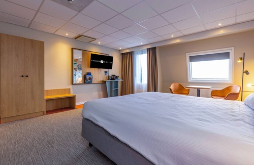 Oud-Loosdrecht ホテル | Hotel on the Lake with Marina Access, Nature Walks and Fresh Cuisine