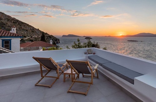 Idhra ヴィラ | Hydrelion Beachfront Suite, Divine Sea Views, Furnished Terrace, Hydra