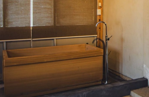 Sado 一軒家 | Kawasaki Romankan Entire Building Available for Re/Sado Niigata