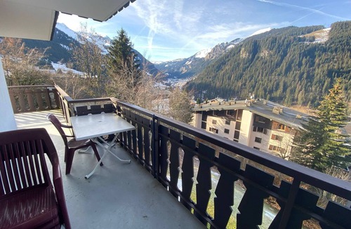 Chatel アパートメント | Large apartment near the center with balcony and covered parking