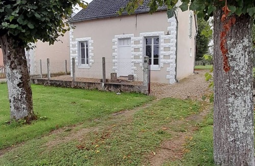 Bouges-le-Chateau スキーシャレー | Le p'tit gite de Bouges-jardin-wifi-2chb