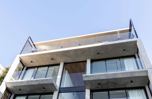 Darling Point ヴィラ | Luxury Villas Sutherland (Heated Pool)