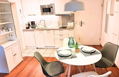 Ostseebad Kuhlungsborn アパートメント | Maritime Garden Apartment "MeerZeit" – Only 300m from the Beach / Wi-Fi and Parking