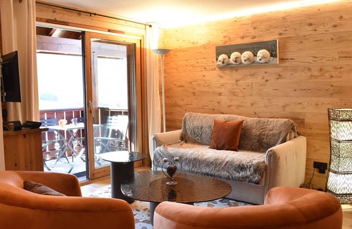 Meribel Village アパートメント | Meribel: Spacious 3BR Apartment, Sleeps 6, 150m from Ski Lift, Free Shuttle & Covered Parking