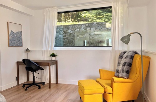 Lynn Valley アパートメント | Modern and Bright Lynn Valley Retreat