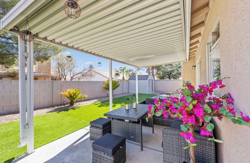 North Las Vegas 一軒家 | Modern Oasis: Cozy Retreat Near the Strip